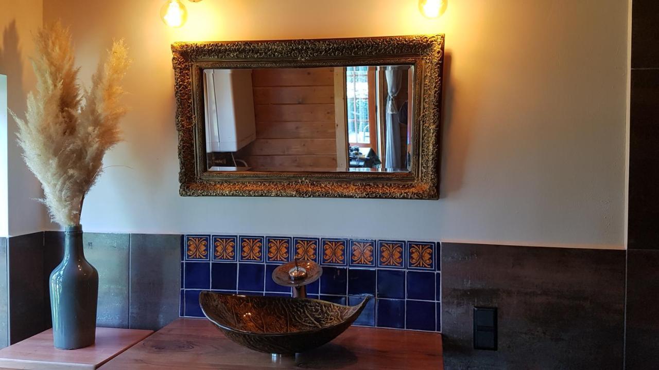Romantisch Huisje Nabij Het Strand Met Uitzicht Op De Tulpenvelden Julianadorp Luaran gambar