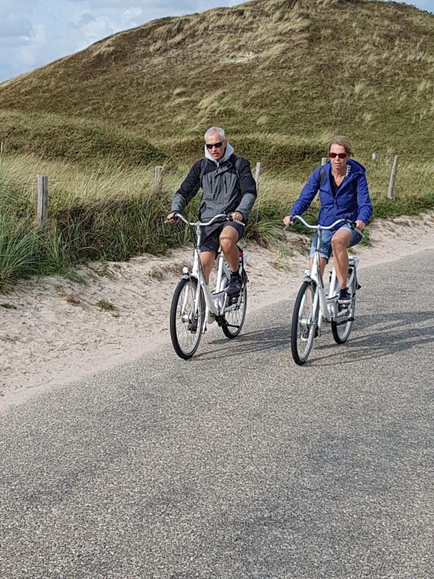 Romantisch Huisje Nabij Het Strand Met Uitzicht Op De Tulpenvelden Julianadorp Luaran gambar