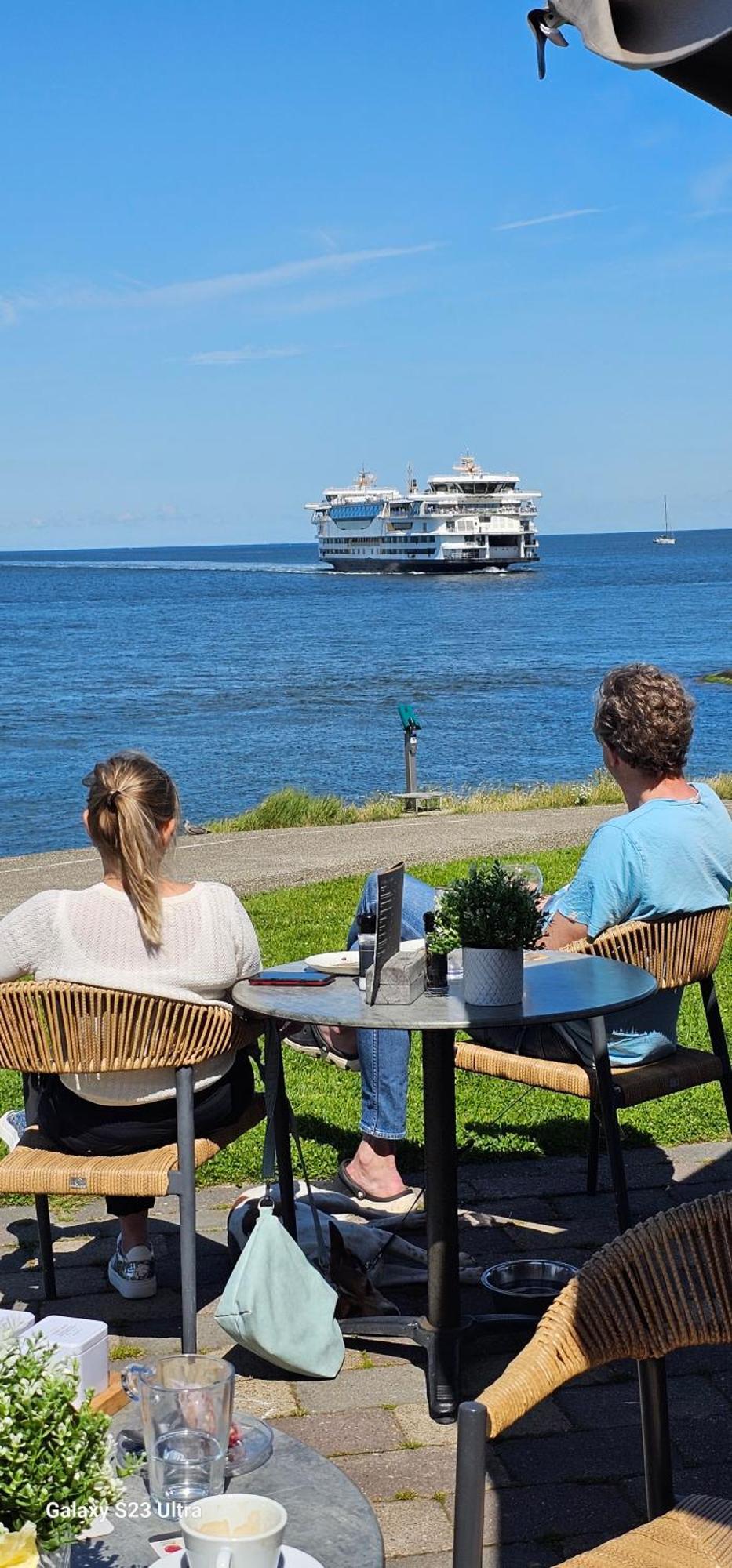 Romantisch Huisje Nabij Het Strand Met Uitzicht Op De Tulpenvelden Julianadorp Luaran gambar
